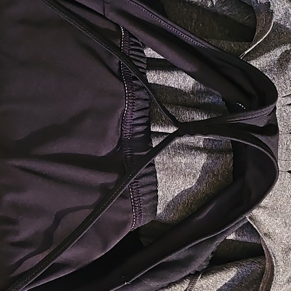 Active wear top - Picture 3 of 8